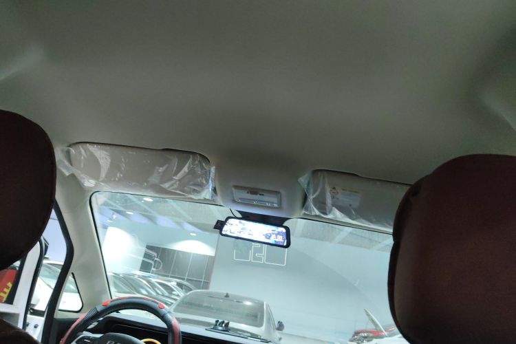 BAW北汽制造 锐胜王牌M7 2023款 2.0L 自动长轴创享型 7座中控内饰22