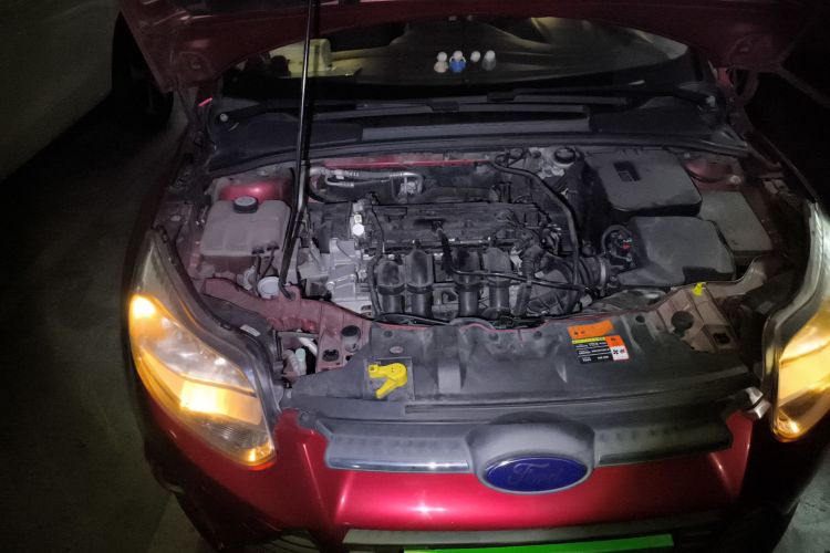 福特 福克斯 2012款 两厢 1.6L 手动风尚型局部细节9005