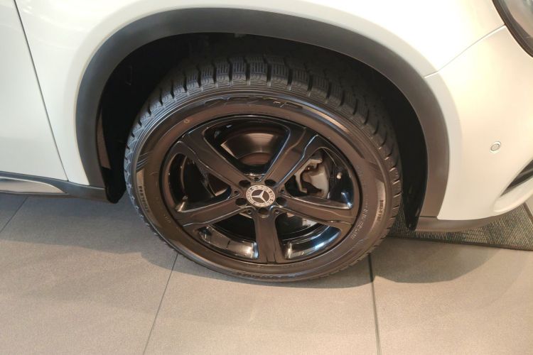 奔驰GLA 2019款 GLA 200 时尚型车身外观10