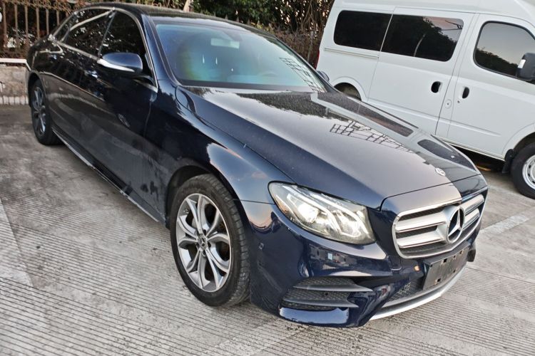 奔驰E级 2020款 改款 E 300 L 运动时尚型车身外观3