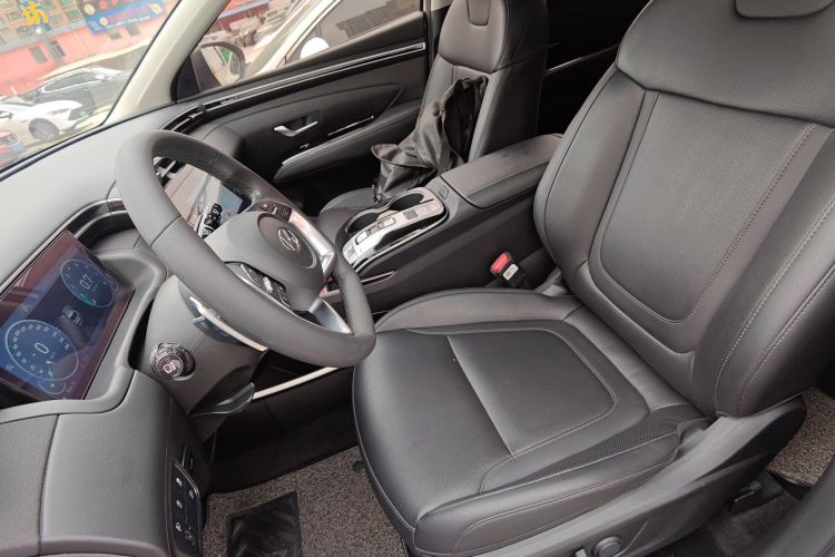 现代 2021款 途胜L 1.5T DCT LUX尊贵版局部细节19