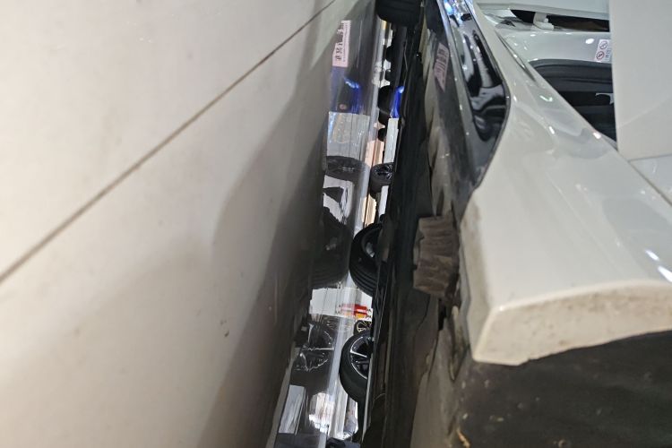 宝马2系(进口) 2021款 225i 四门轿跑车 M运动曜夜套装局部细节9001