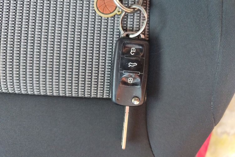 大众 Polo 2014款 1.4L 手动风尚版中控内饰11