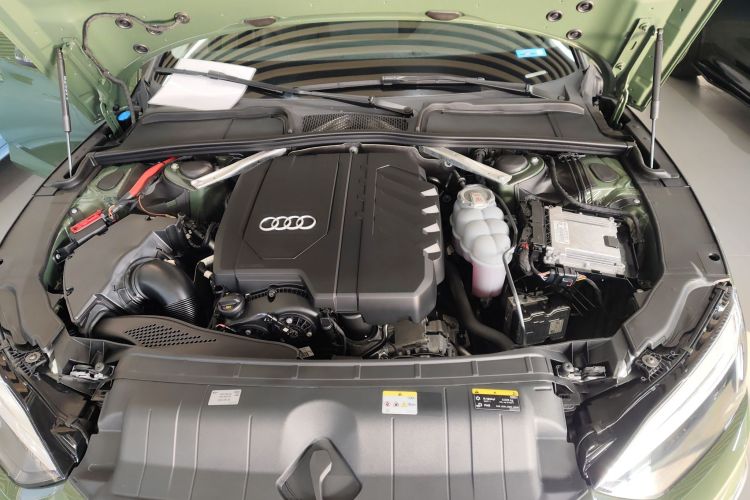 奥迪A5 2024款 Sportback 40 TFSI 时尚动感型机舱底盘24