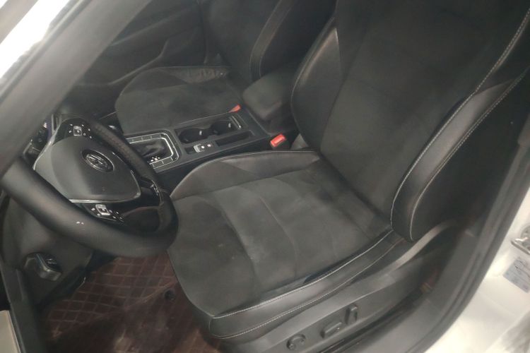 一汽-大众CC 2019款 330TSI 华颜版 国VI中控内饰19