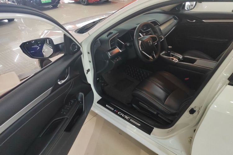 本田 思域 2016款 220TURBO 手动豪华版中控内饰20