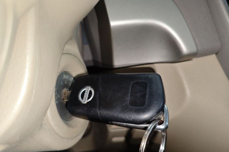 日产 轩逸 2012款 经典 1.6XE 自动舒适版中控内饰11