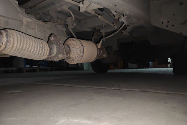 金龙 金威 2018款 2.0L商务系列4G20局部细节9004