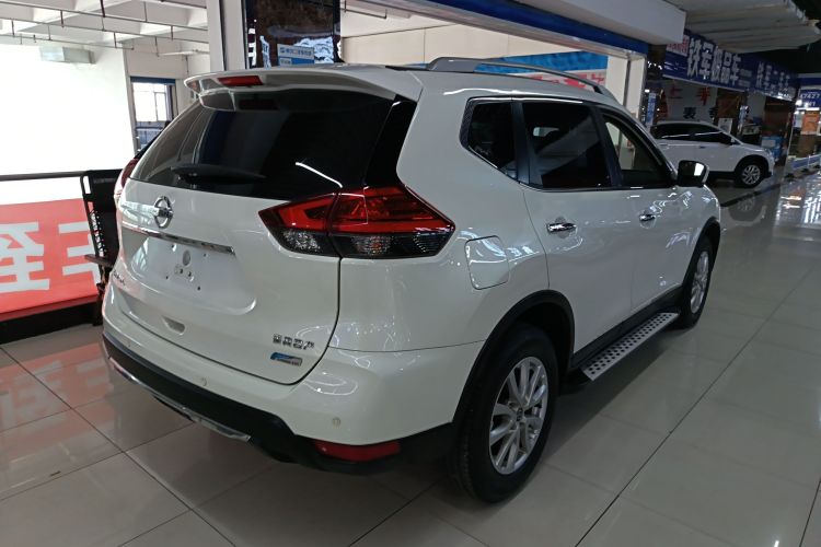 日产 奇骏 2017款 2.0L CVT舒适版 2WD车身外观6005