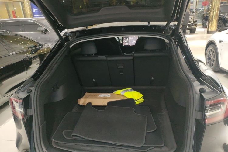 特斯拉 Model Y 2022款 改款 后轮驱动版中控内饰23