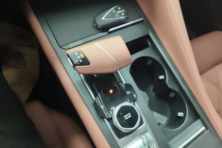 长安CS75 PLUS 2023款 第三代 1.5T 自动尊贵型中控内饰18