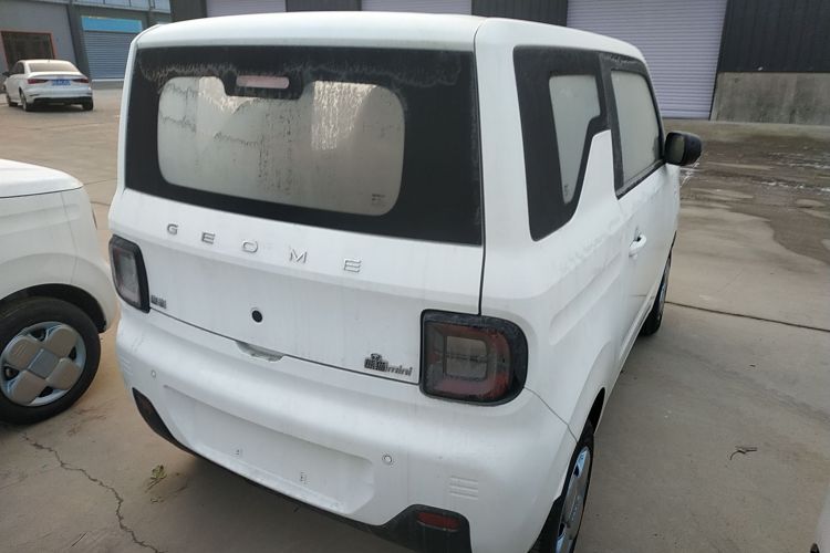 吉利银河 2024款 熊猫mini 200km 耐力熊车身外观7