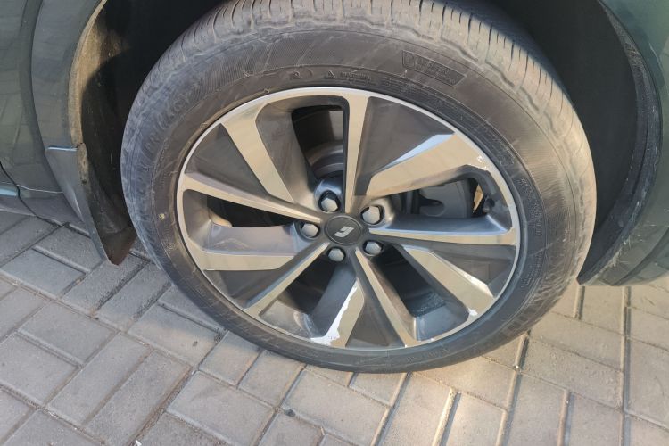 理想汽车 理想ONE 2021款 增程6座版车身外观10