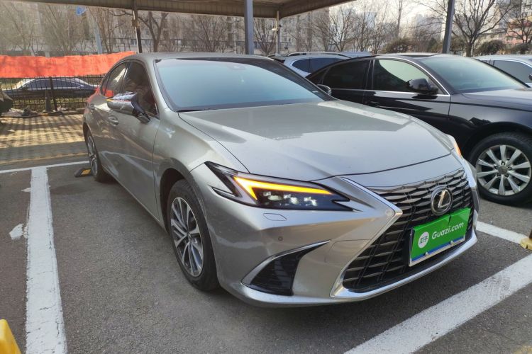 雷克萨斯ES 2025款 200 臻享版车身外观3