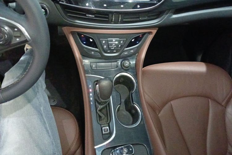 别克 昂科威 2020款 20T 两驱领先型局部细节18