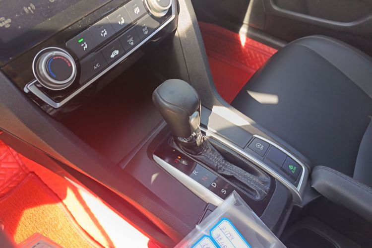 本田 思域 2016款 180TURBO CVT舒适版局部细节18