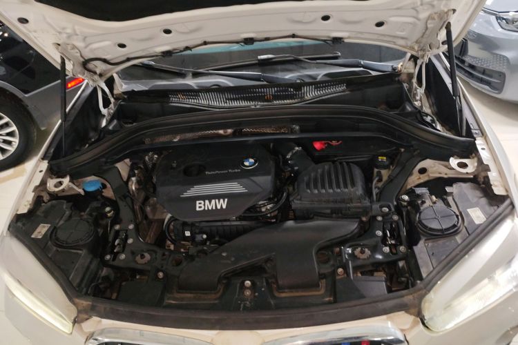 宝马X1 2016款 sDrive18Li 时尚型机舱底盘24