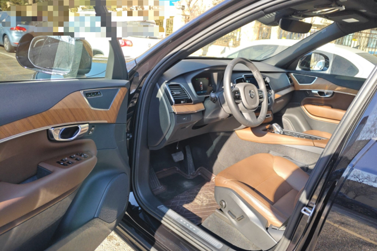 沃尔沃XC90 2024款 B6 智逸豪华版 7座中控内饰20