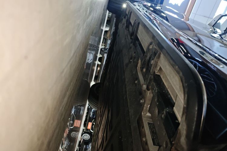 鸿蒙智行 问界M9 2024款 纯电 Ultra版 100kWh 5座版局部细节9002