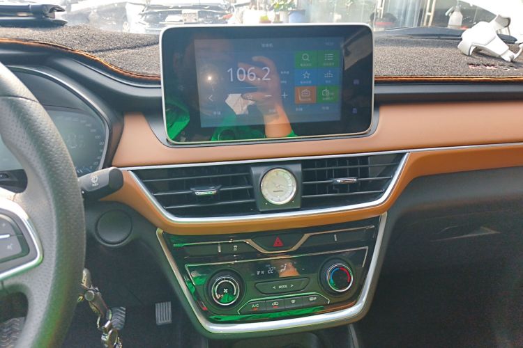 五菱汽车 五菱宏光S3 2018款 1.5L 手动豪华型 国V中控内饰16