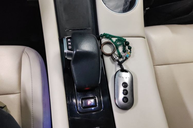 鸿蒙智行 问界M5 2022款 增程四驱旗舰版局部细节18