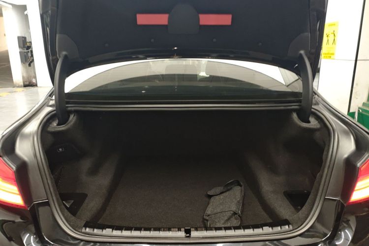 宝马5系 2019款 530Li 领先型 豪华套装局部细节23