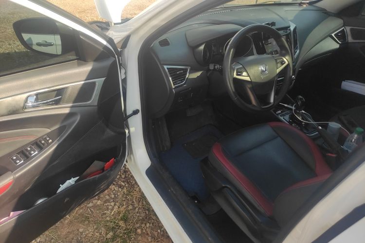 长安 逸动 2016款 XT 1.6L 自动俊酷型中控内饰7003