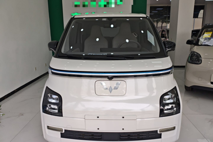 五菱汽车 五菱Air ev晴空 2023款 四座-进阶版车身外观2