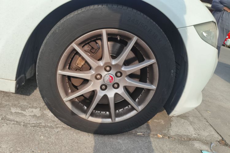 捷豹XJ 2015款 XJL 3.0 SC 典雅商务80周年典藏版车身外观6007