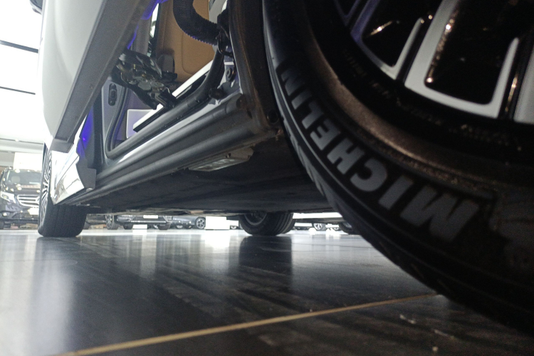 腾势D9 2022款 DM-i 970 四驱旗舰型局部细节9002