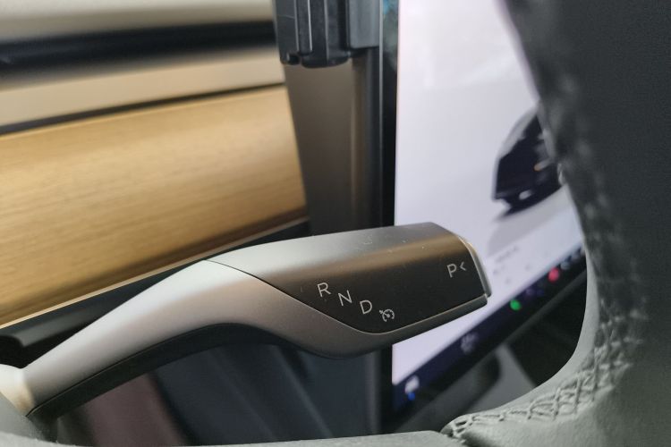 特斯拉 Model Y 2022款 后轮驱动版中控内饰18