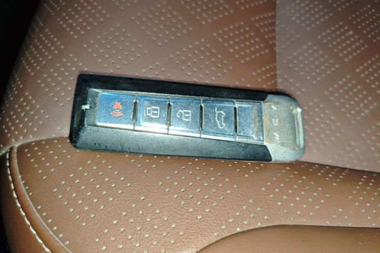 魏牌 VV6 2018款 2.0T 两驱超豪型 国V中控内饰11