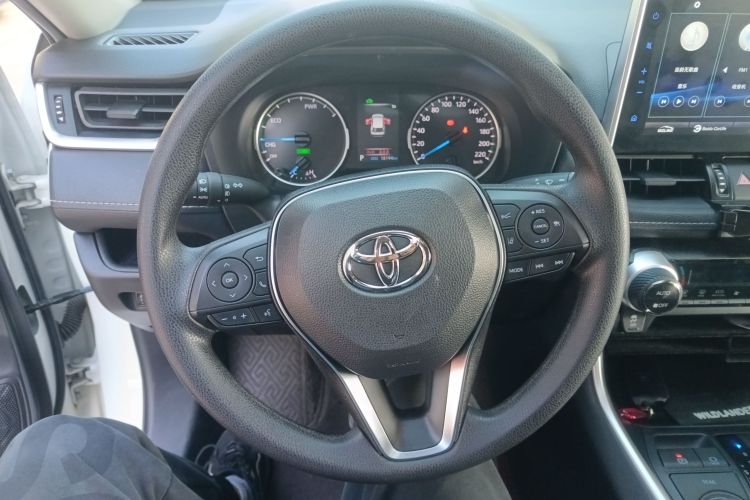 丰田 威兰达 2021款 双擎 2.5L E-CVT四驱豪华版局部细节13