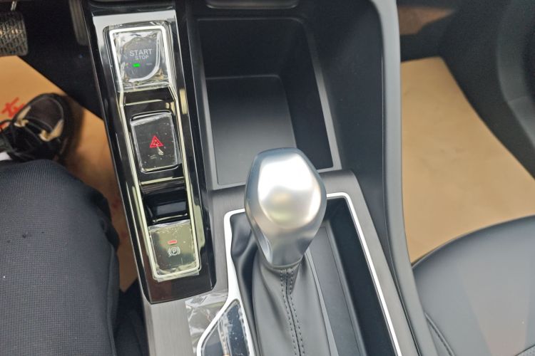 荣威i5 2026款 1.5L CVT豪华版中控内饰18