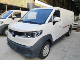 福田 智蓝精灵E7 2024款 改款 纯电动厢式运输车 平顶2座 亿纬锂能41.86kWh