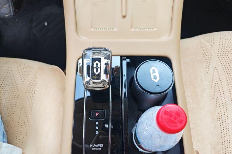 鸿蒙智行 问界M7 2024款 1.5T 后驱Plus版 6座中控内饰18