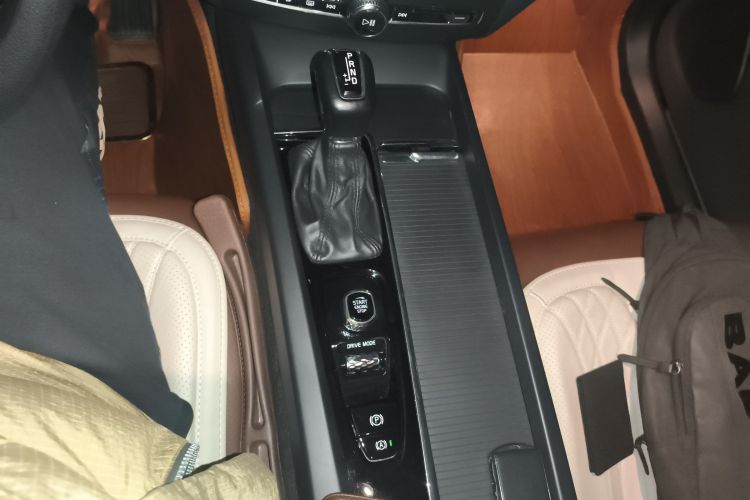 沃尔沃XC60 2021款 T5 四驱智逸豪华版中控内饰18