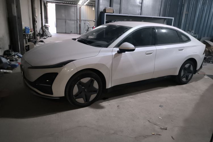 五菱汽车 五菱E5 2024款 410km 标准版车身外观4