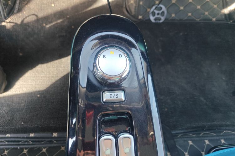 长安启源 长安Lumin 2022款 210km 香甜款中控内饰18