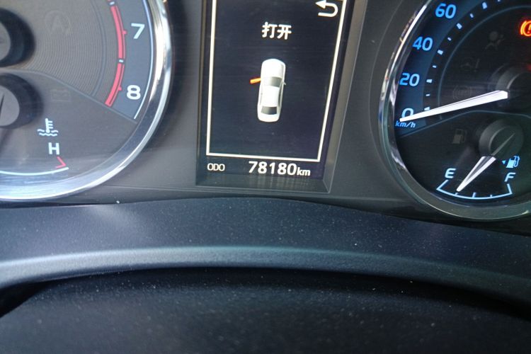 丰田 雷凌 2018款 185T CVT尊贵版 国V中控内饰15