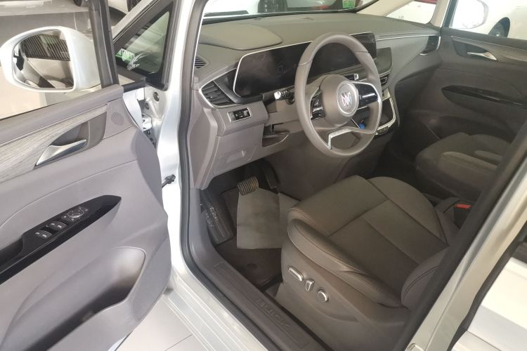 别克GL8新能源 2025款 陆尚 先享版 7座中控内饰7003