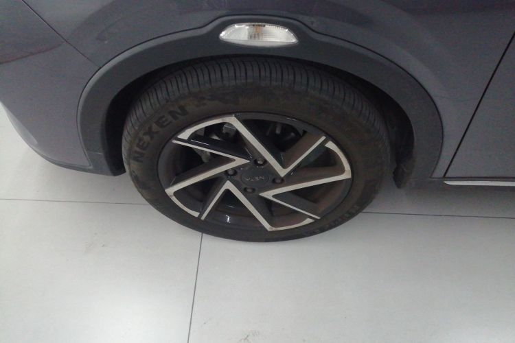 哪吒汽车 哪吒AYA 2023款 401 Lite车身外观6007