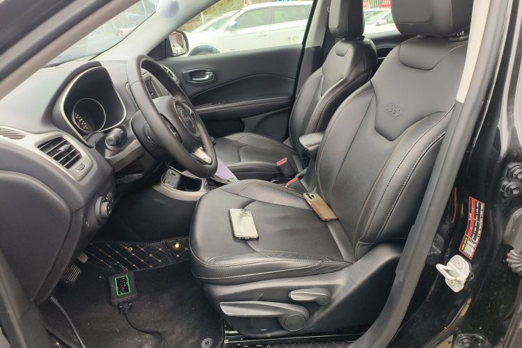 Jeep 指南者 2017款 200T 自动家享版中控内饰19