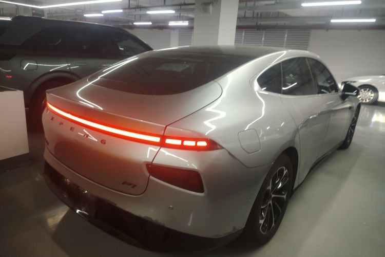 小鹏P7 2022款 625E车身外观6005