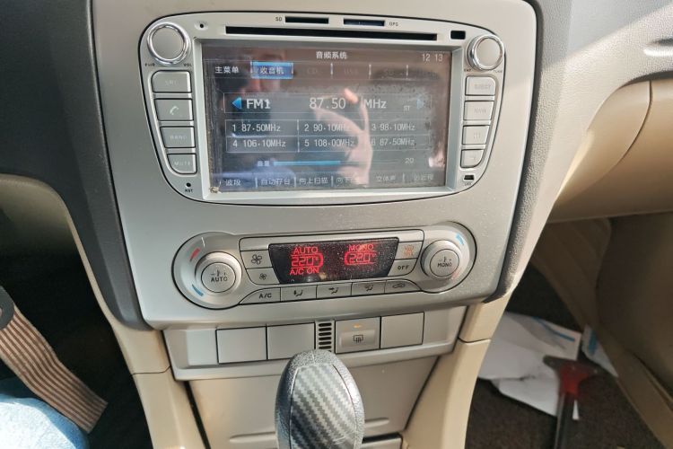 福特 福克斯 2013款 两厢经典 1.8L 自动时尚型中控内饰16