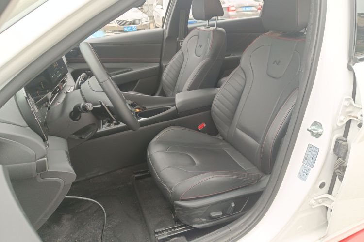 现代 伊兰特 2023款 240TGDi DCT N Line LUX尊贵版局部细节19