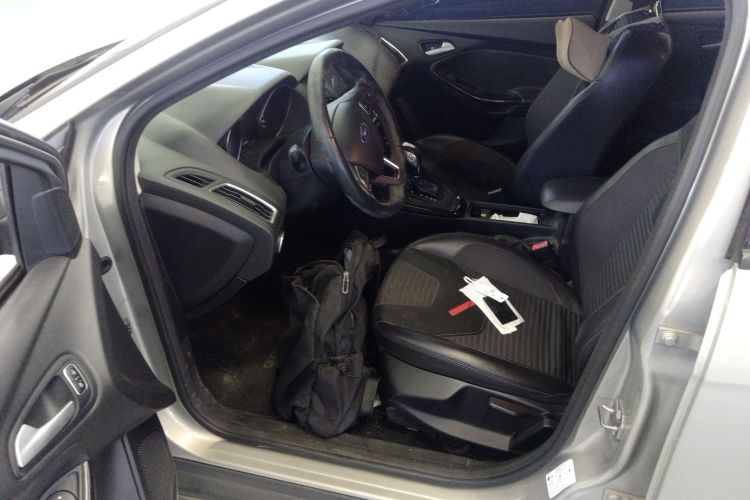 福特 福克斯 2015款 三厢 EcoBoost 125 自动超能风尚型中控内饰19