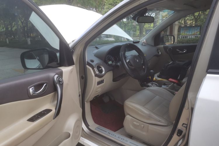 雷诺 科雷傲(进口) 2013款 2.5L 两驱舒适版中控内饰20