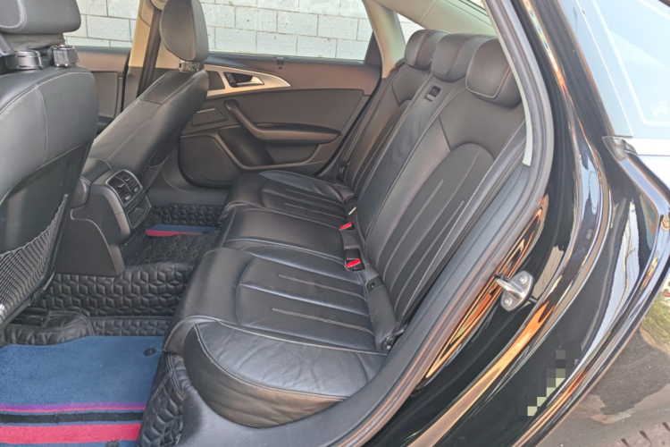 奥迪A6L 2018款 30周年年型 35 TFSI 时尚型中控内饰7004