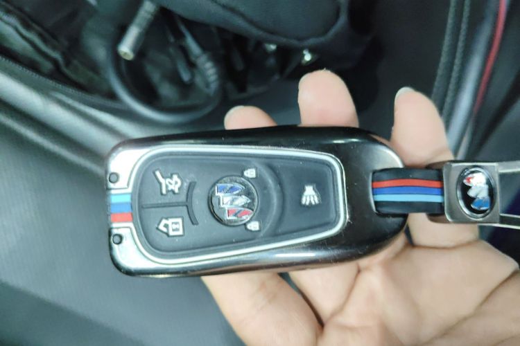 别克 君威 2020款 GS 28T 精英型中控内饰7001